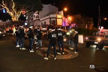 Papá Noel irrumpe en Lomo Magullo en un 4x4/FJS Fotografía.